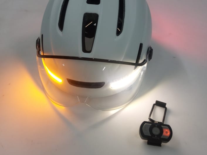 Pendlerhelm mit viel Technik zu einem hohen Preis