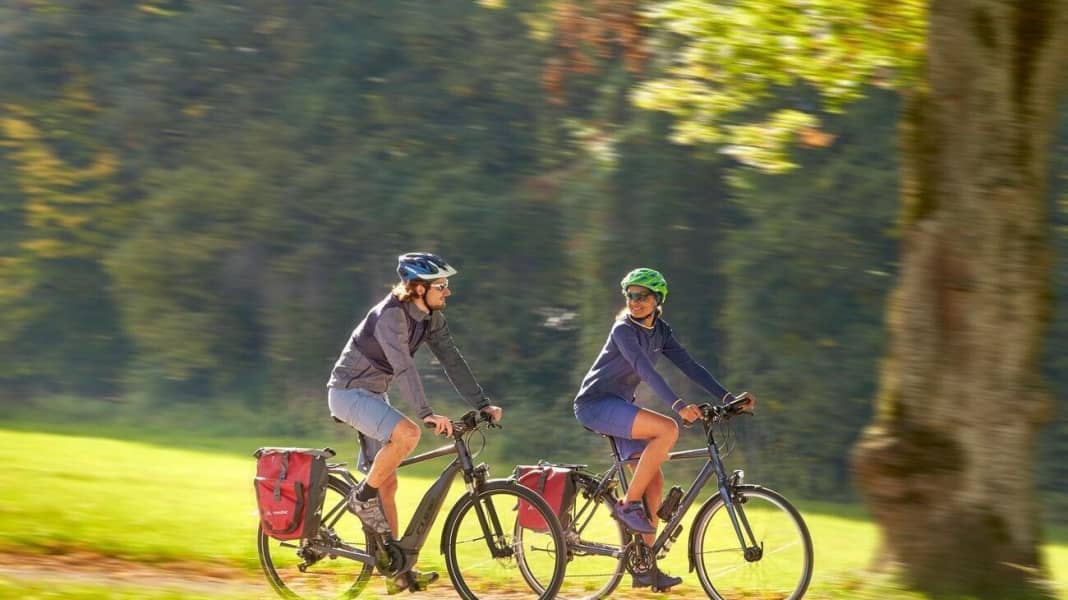 Neun sportliche Tourer und acht Pedelecs im MYBIKE-Test