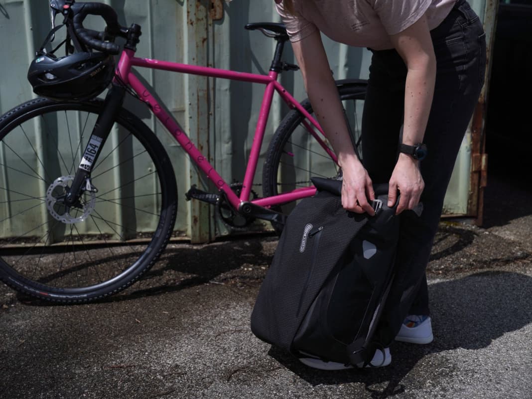 Von Rucksack zu Fahrradtasche in wenigen Sekunden