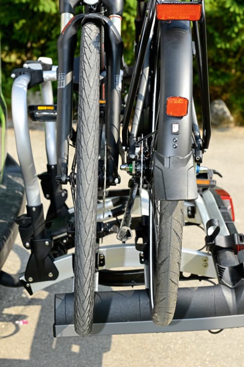   Enge  – Stehen die Bikes sehr eng, montiert man sie am besten versetzt.