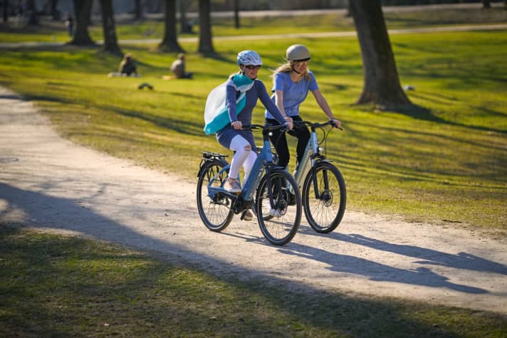   Nur unisex oder auch technisch sexy? Das müssen die fünf City-E-Bikes mit tiefem Durchstieg im Labor- und Praxistest beweisen.