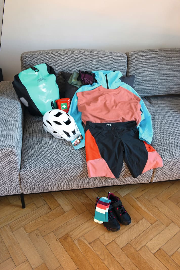   Basisausstattung für die Radtour: Wer clever packt, spart Gewicht 