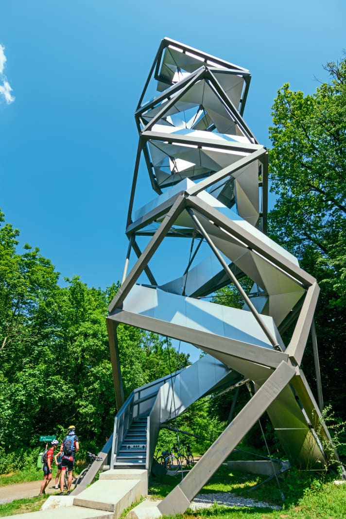 Der Murturm im steirischen ­Gosdorf ist eine Attraktion des Murradwegs.