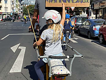 Demonstration für eine Kinder- und Fahrrad-freundliche Infrastruktur
