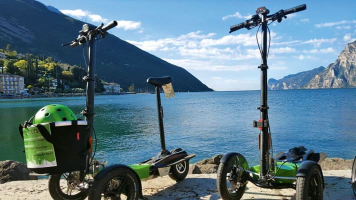   Sonnenbad am Gardasee: Auf einen Cappuccino mit dem Roller über die Alpen.